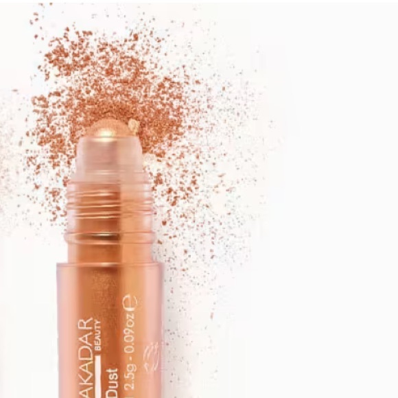 Manna Kadar Cosmetics Diamond Dust Roll-on in Enchanted - Picture 4 of 8